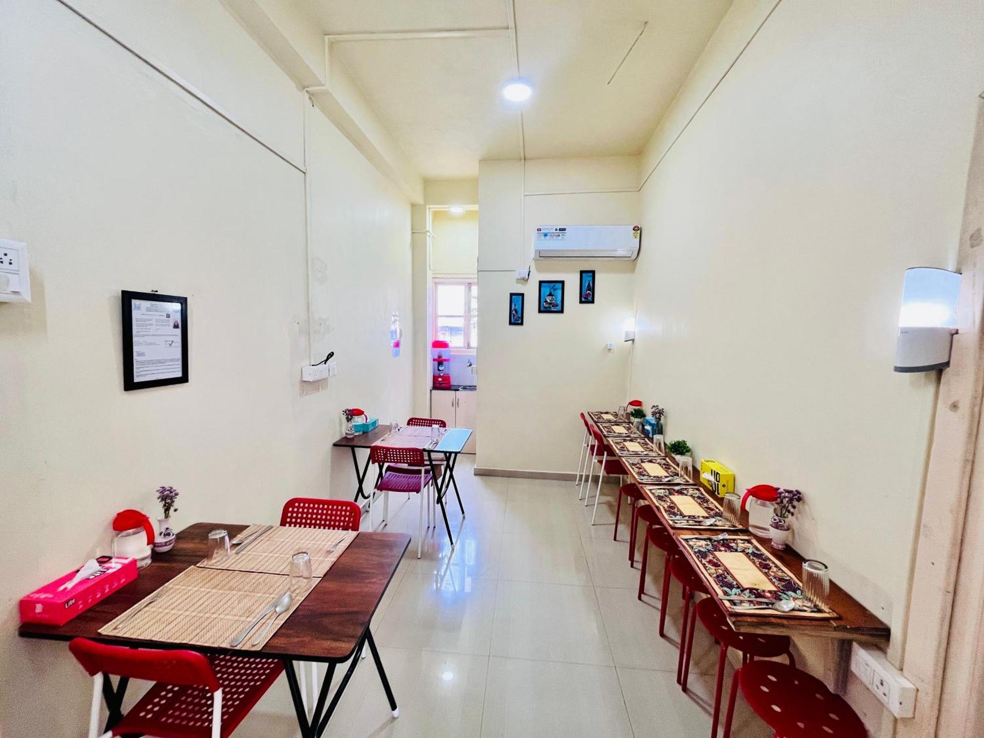 Aizawl Guest House Apartments エクステリア 写真