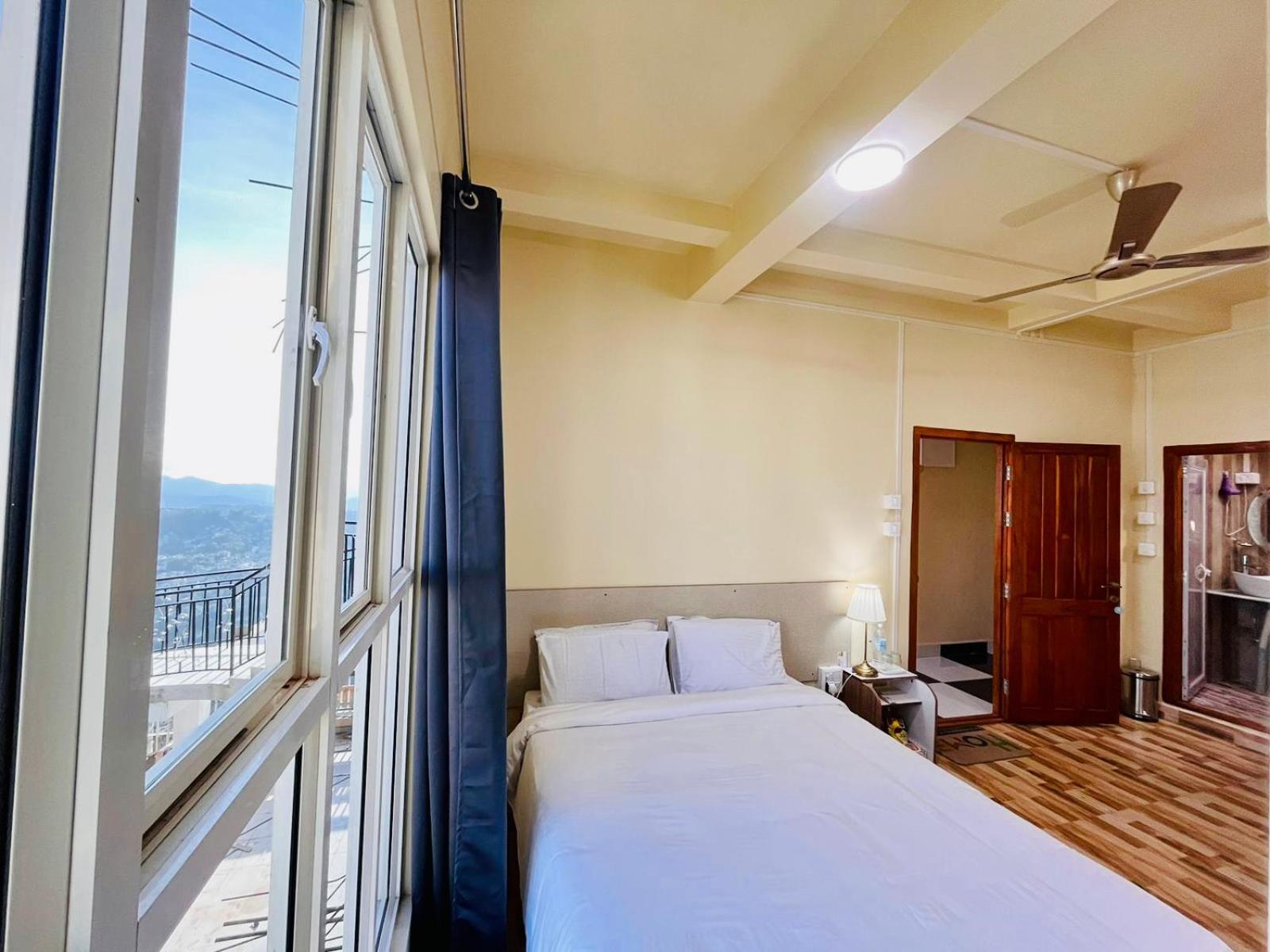 Aizawl Guest House Apartments エクステリア 写真